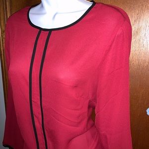🥀NWT Light Red/Black Top 🥀